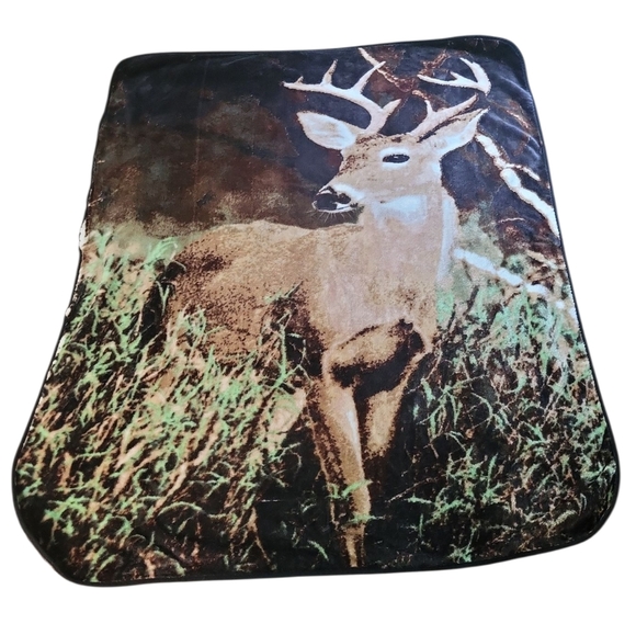 Rustic Deer Fleece Throw Blanket – Soft Wildlife Hunting Lodge Cabin Decor - Picture 1 of 2